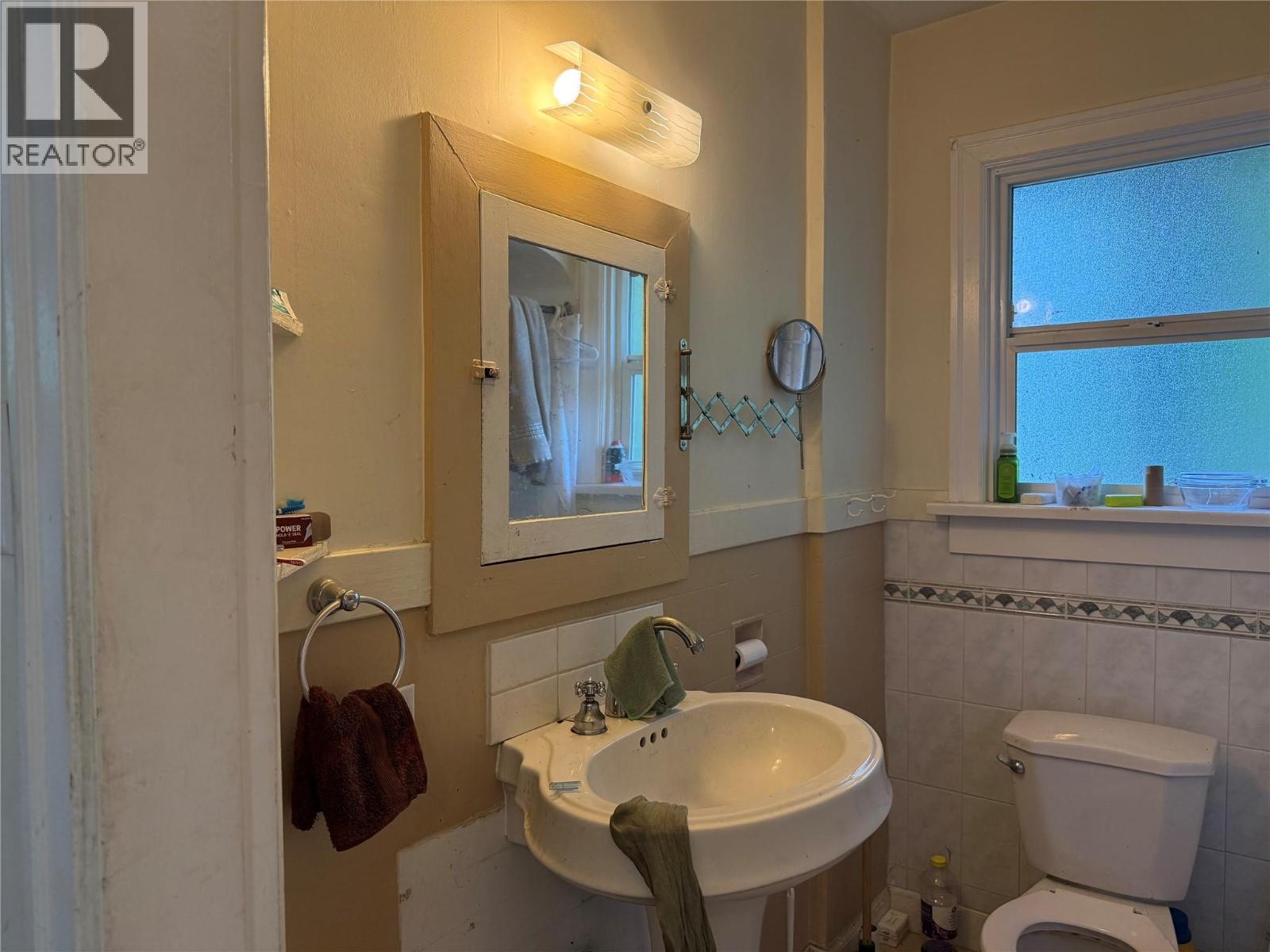 2126 Topping Street, Trail
