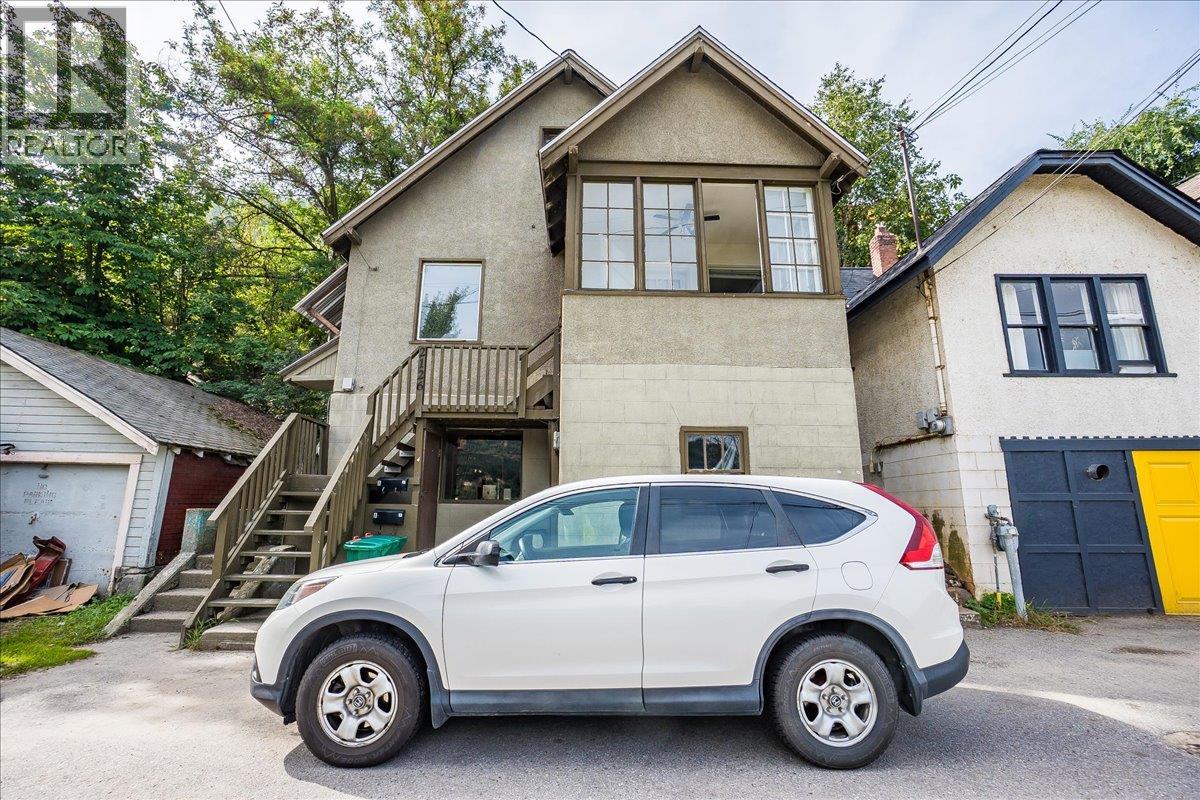 2126 Topping Street, Trail
