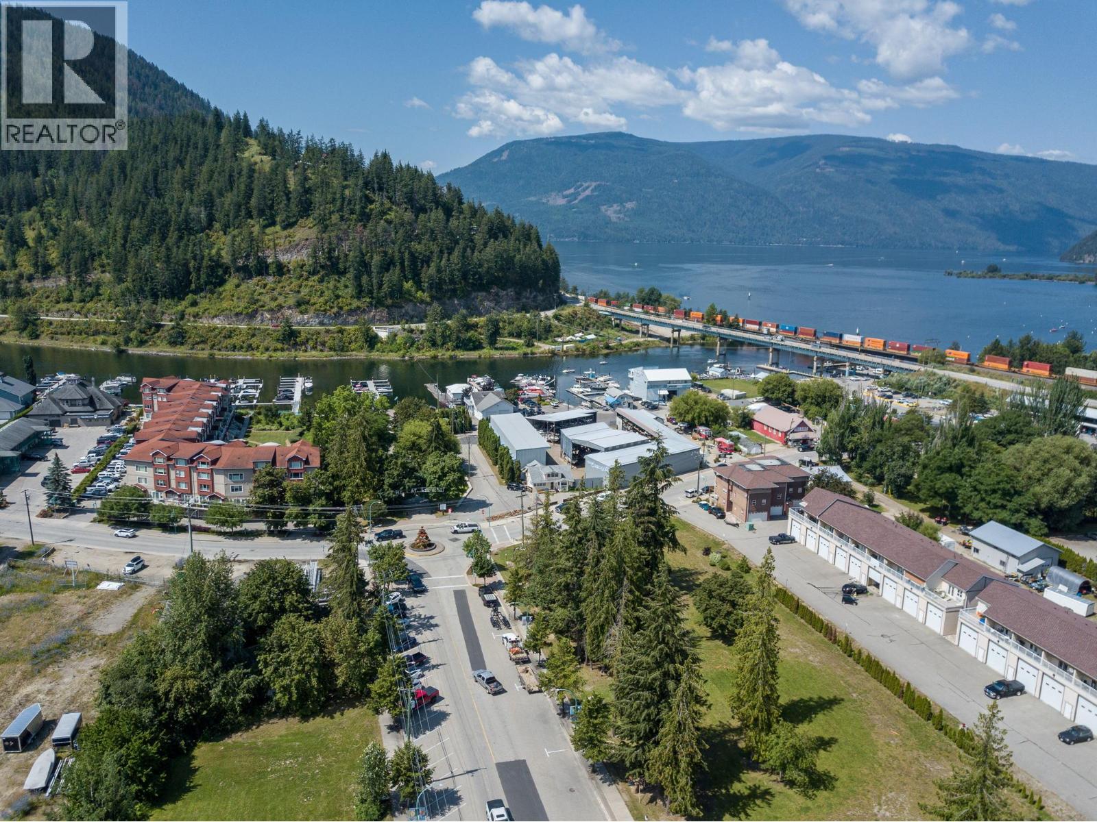 Photo 17 of 222 Temple Street Unit 6, Sicamous BC
