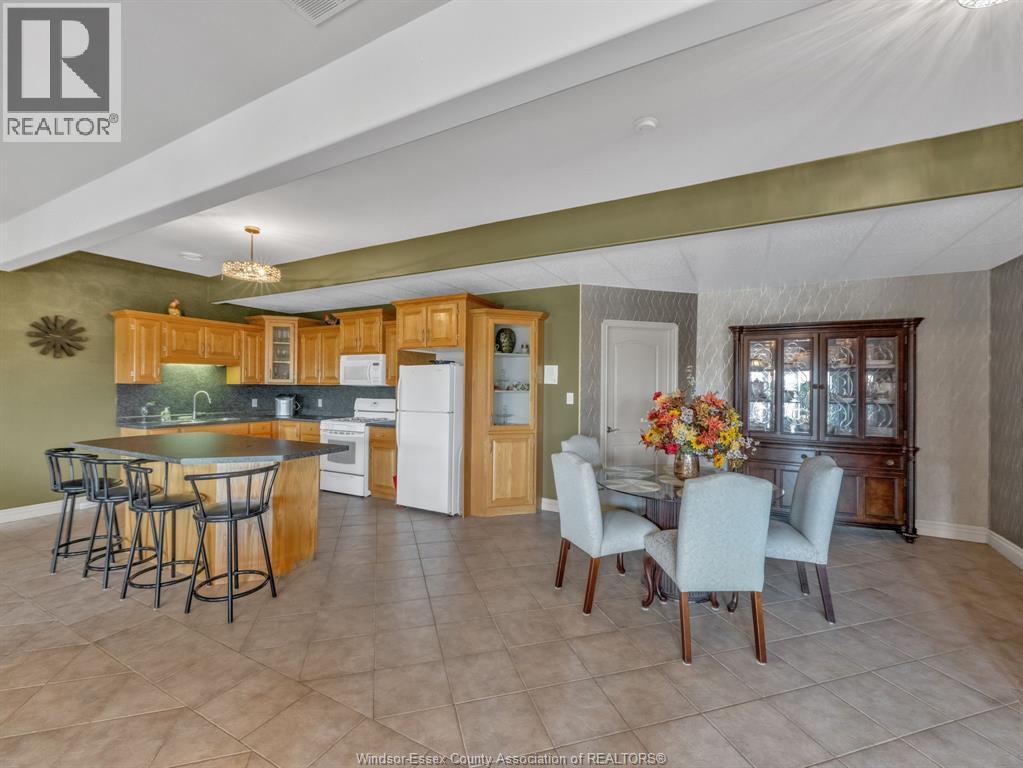 Photo 11 of 1841 Talbot Road West, Kingsville ON