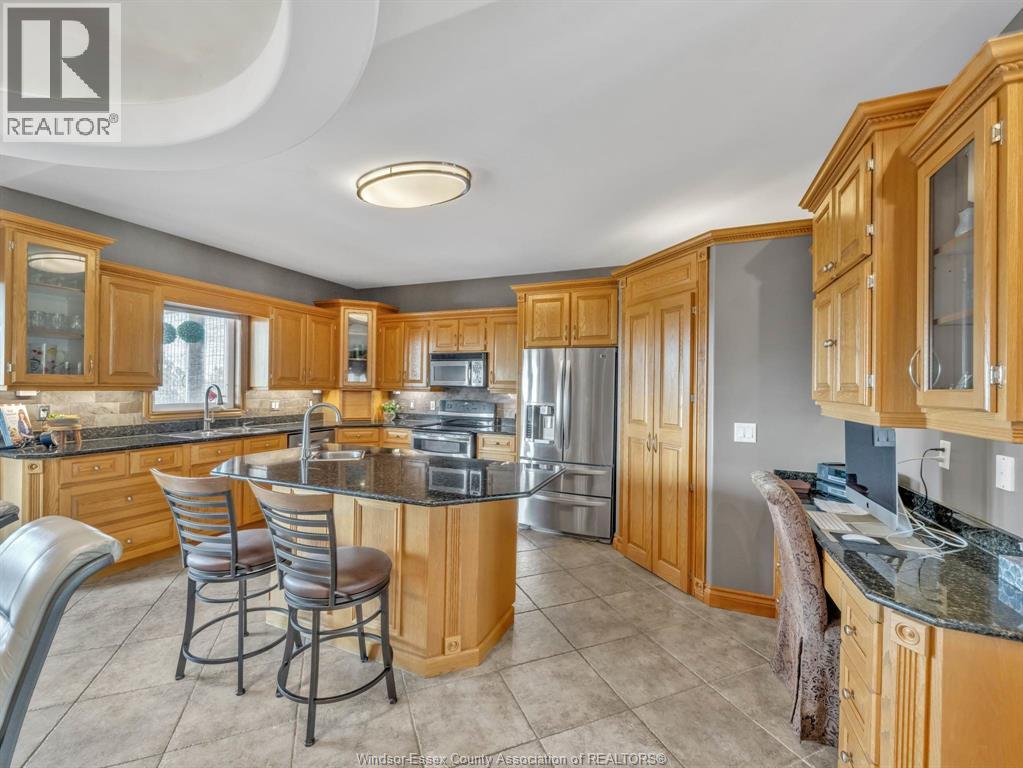 Photo 10 of 1841 Talbot Road West, Kingsville ON
