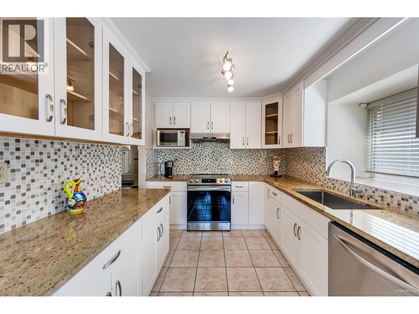 Photo 7 of 52 7740 Abercrombie Drive, Richmond BC