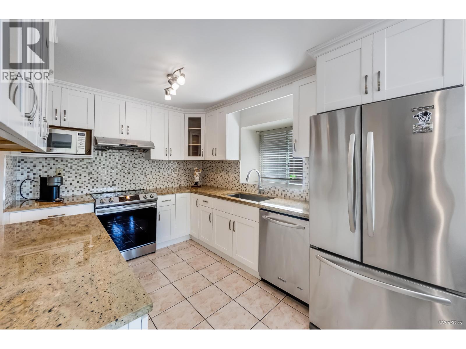 Photo 5 of 52 7740 Abercrombie Drive, Richmond BC