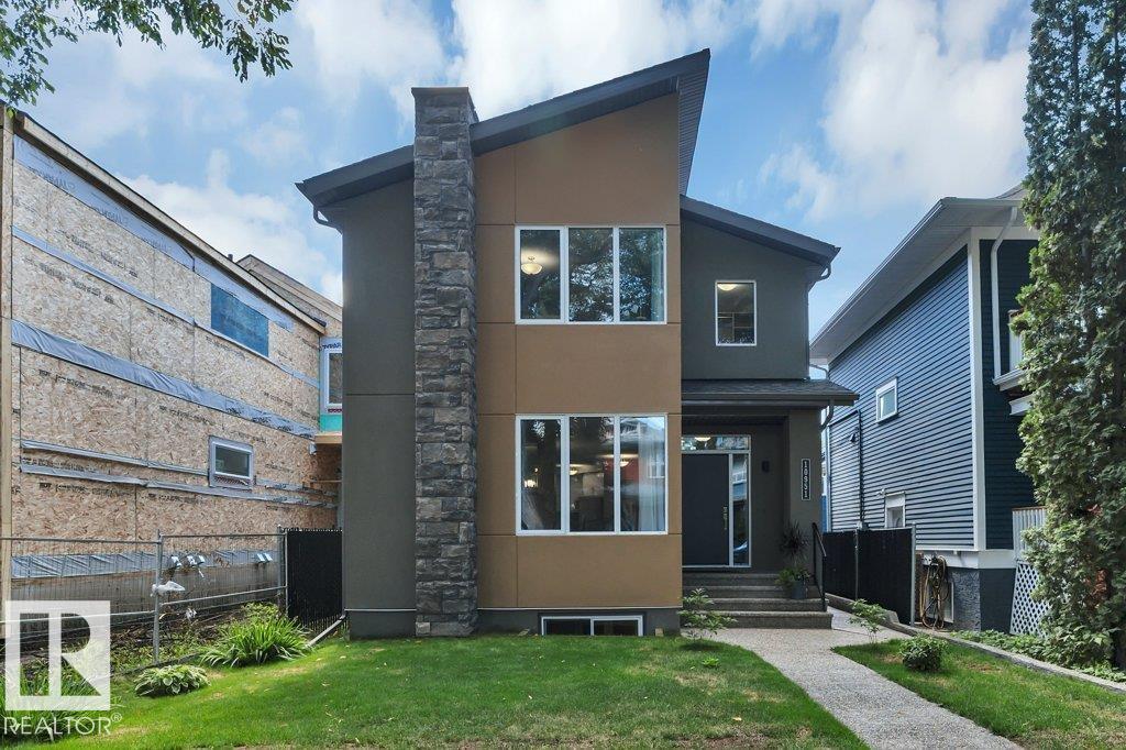 Photo 3 of 10951 81 Av Nw, Edmonton AB