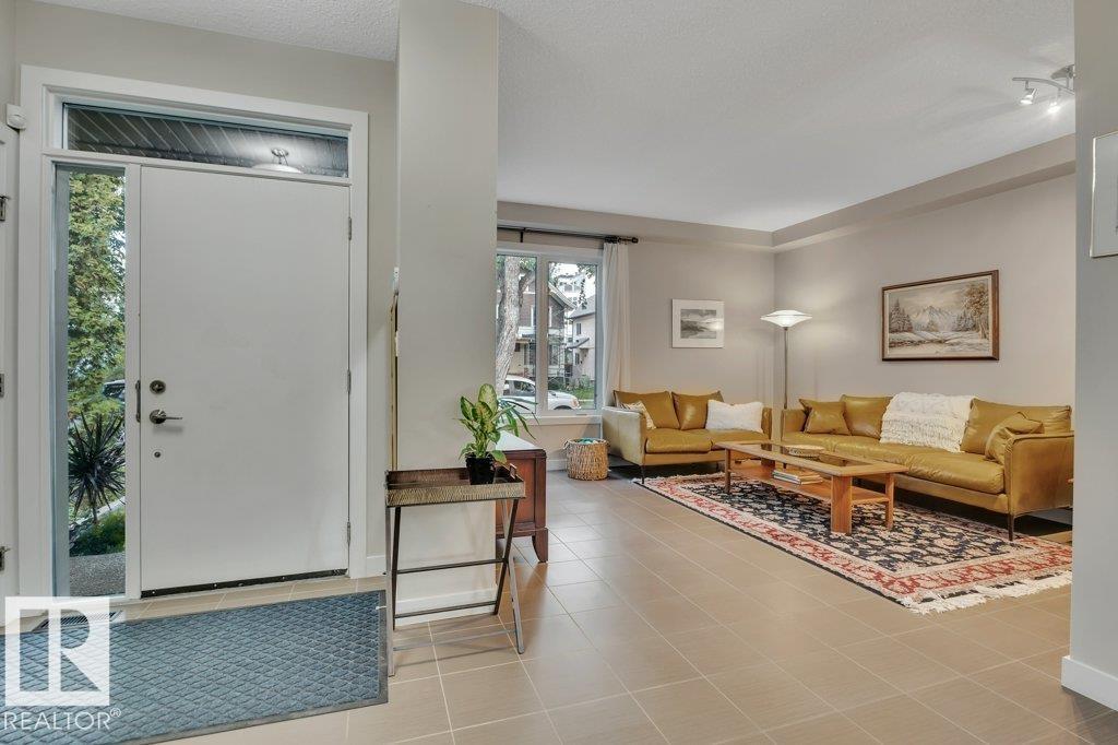 Photo 6 of 10951 81 Av Nw, Edmonton AB