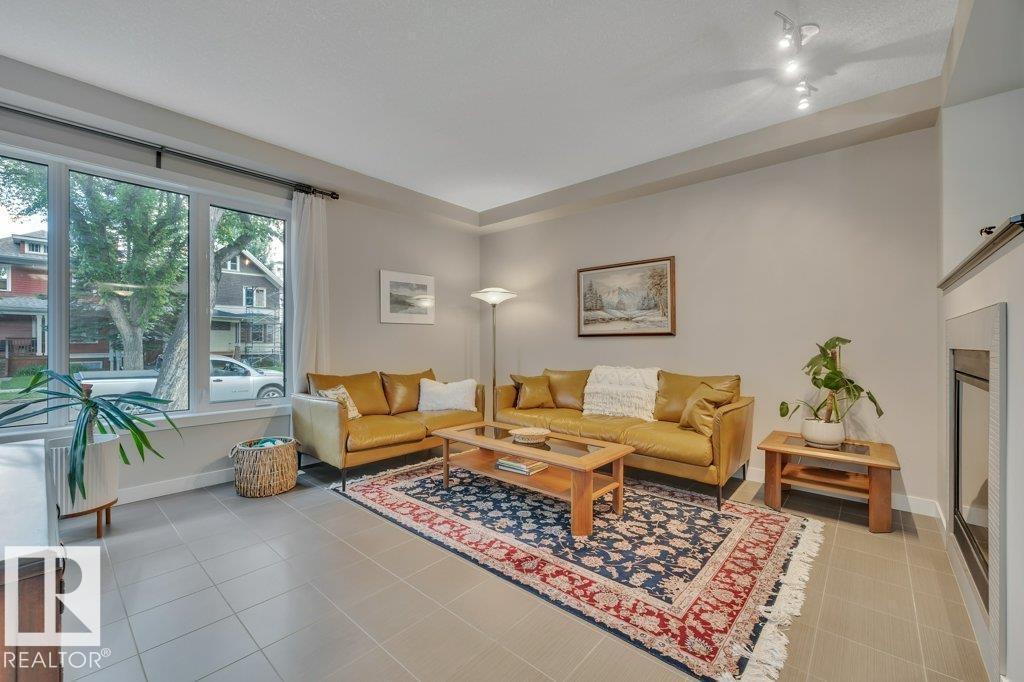 Photo 7 of 10951 81 Av Nw, Edmonton AB