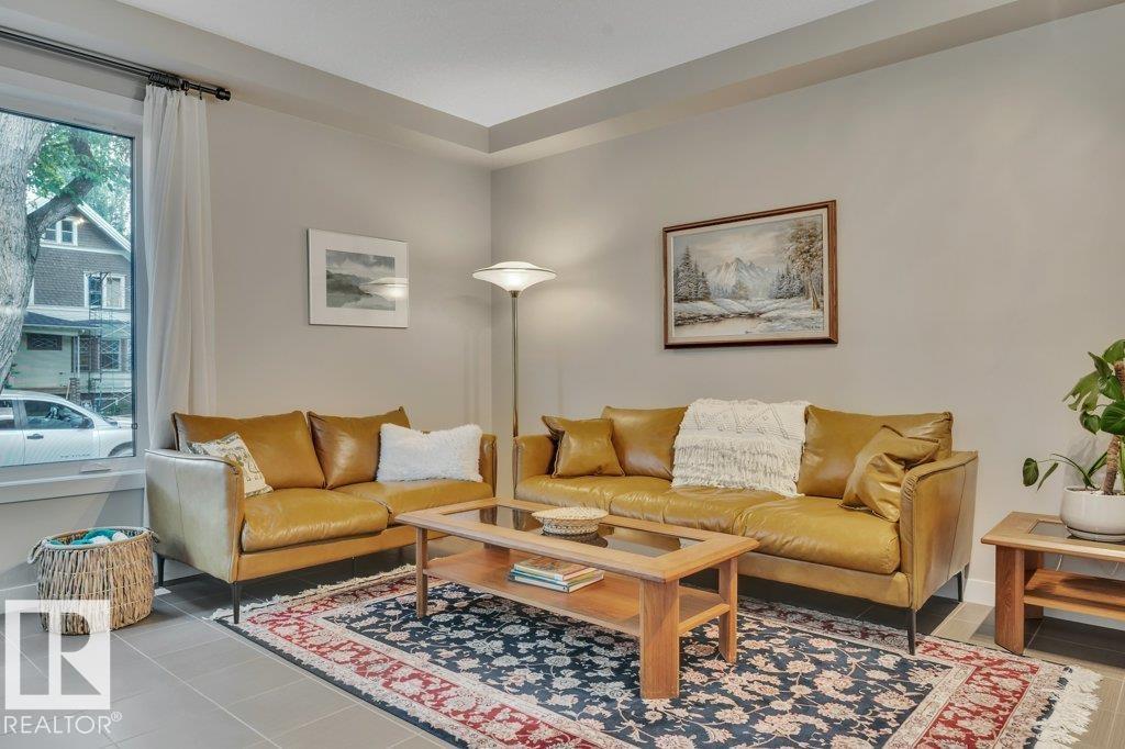 Photo 8 of 10951 81 Av Nw, Edmonton AB