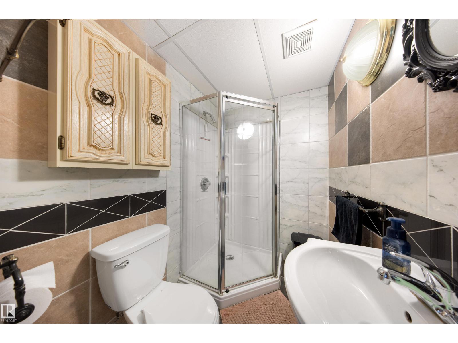 Photo 23 of 11415 148 Av Nw, Edmonton AB