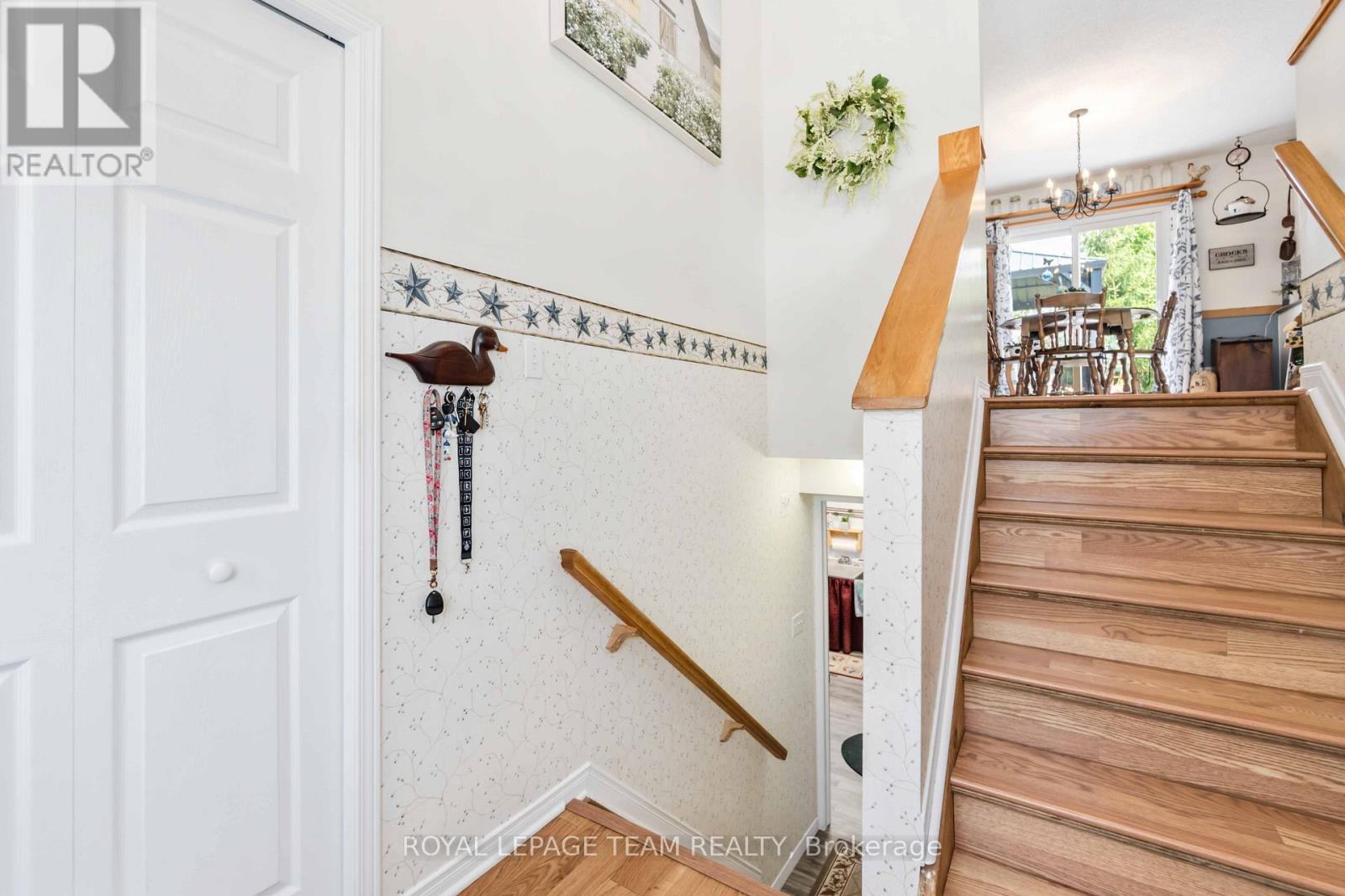 Photo 7 of 14 Mountain Ash Drive, North Grenville ON