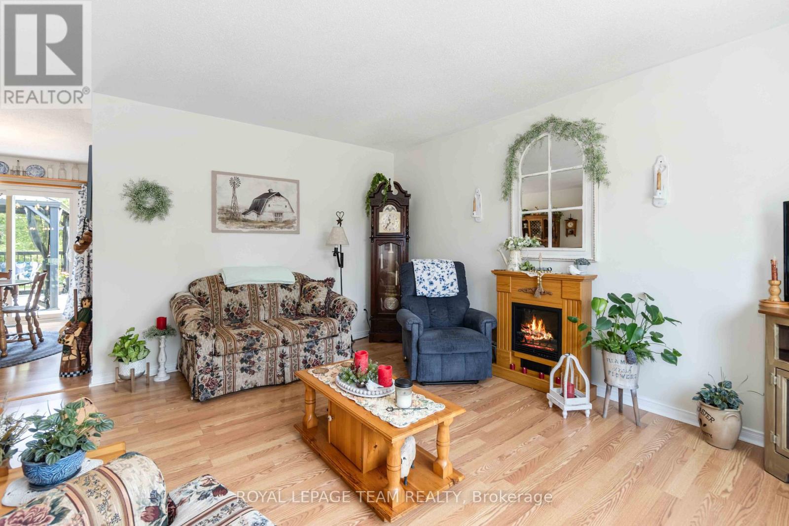 Photo 6 of 14 Mountain Ash Drive, North Grenville ON