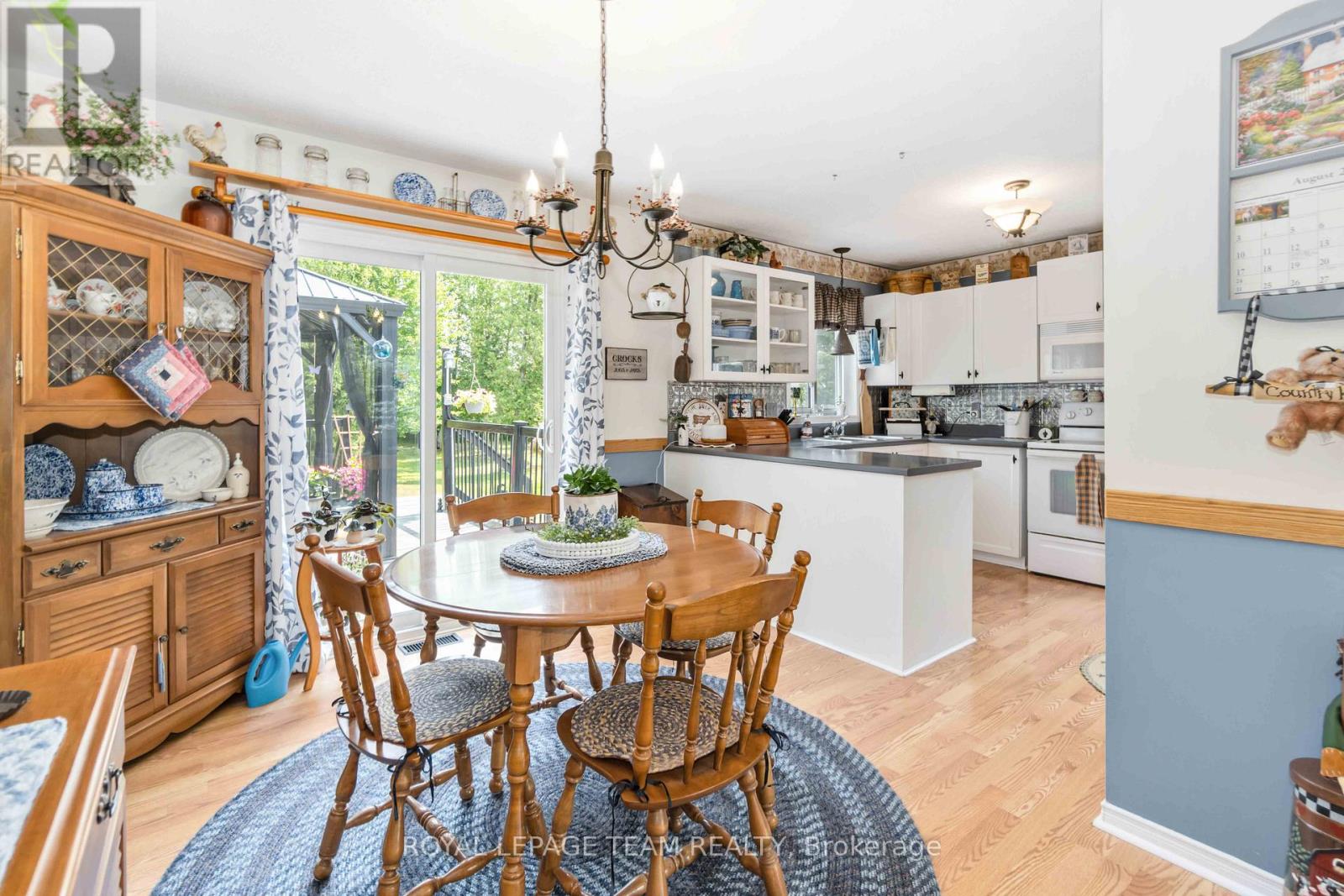 Photo 10 of 14 Mountain Ash Drive, North Grenville ON