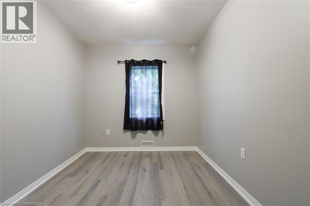 Photo 14 of 4353 Concord Avenue, Beamsville ON