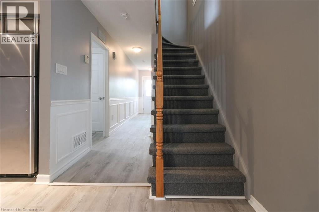 Photo 9 of 4353 Concord Avenue, Beamsville ON