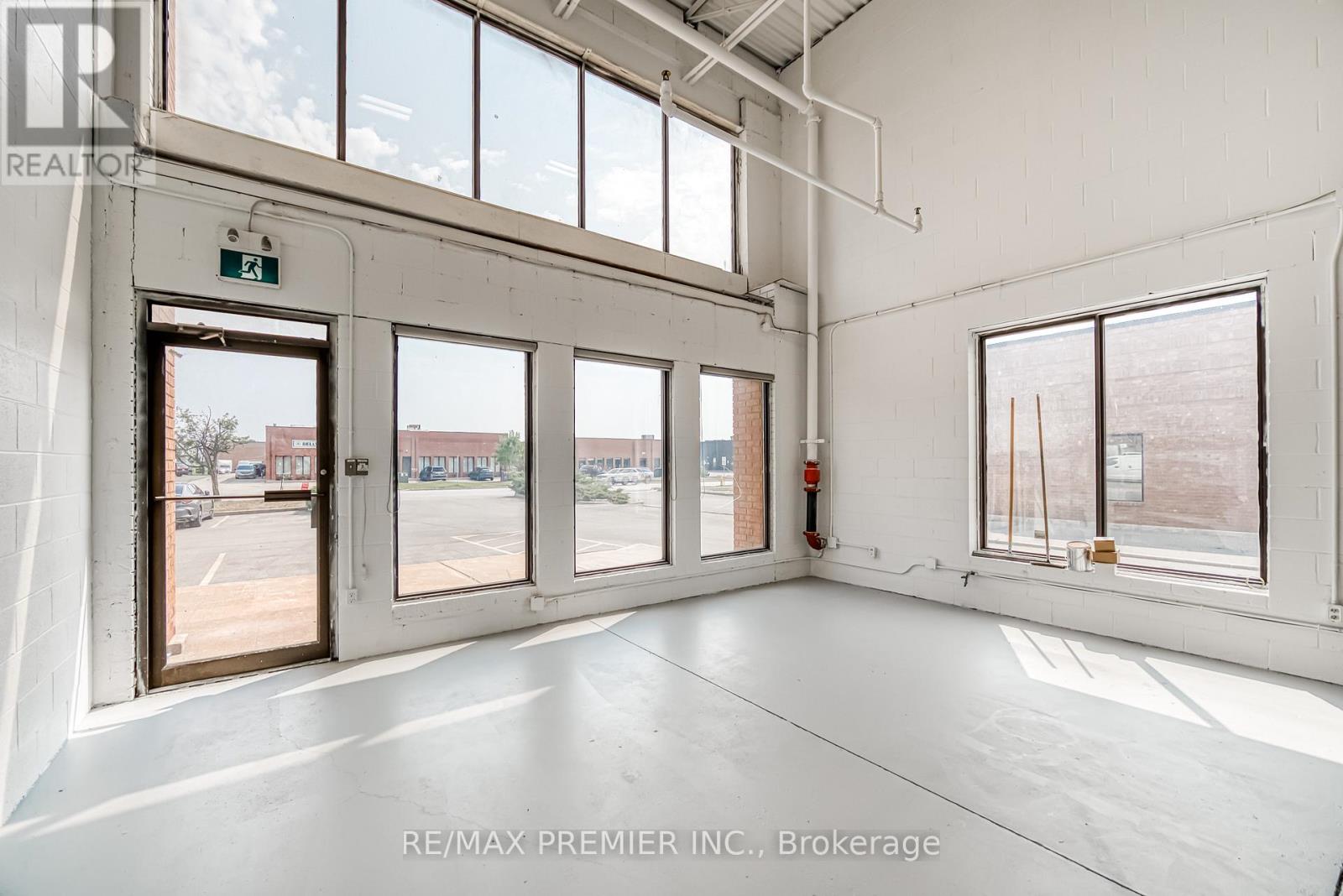 Photo 27 of 1 136 Winges Road, Vaughan ON