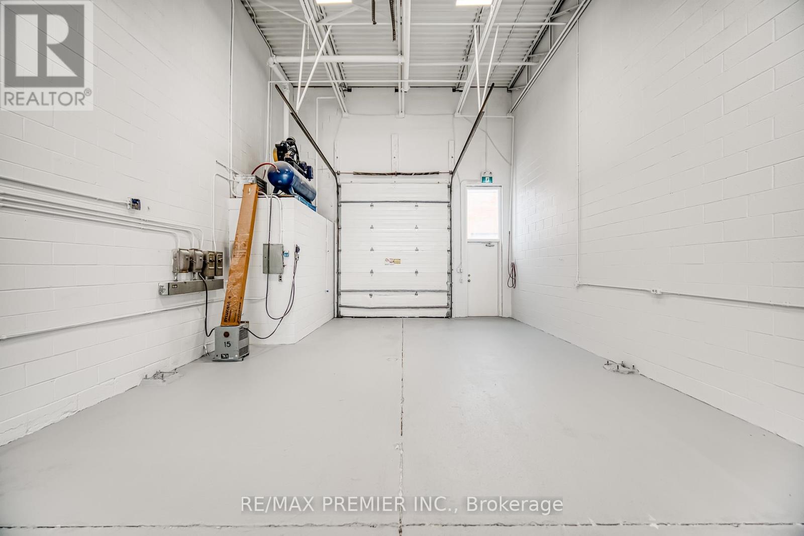 Photo 12 of 1 136 Winges Road, Vaughan ON