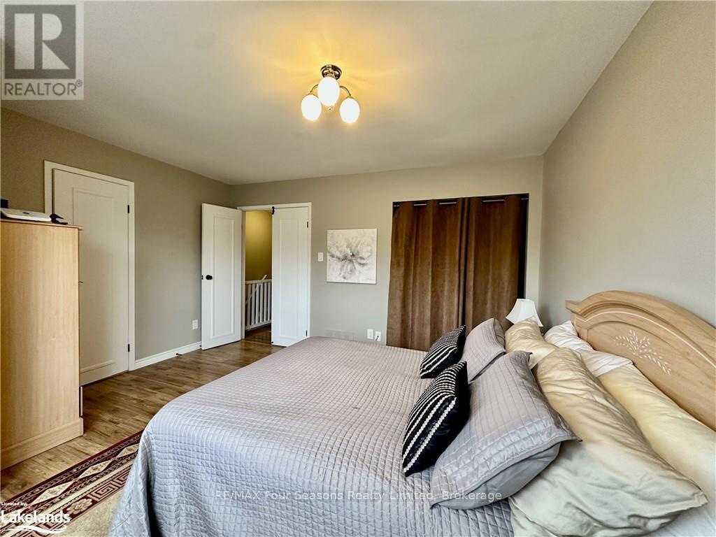 Photo 5 of 615 Tenth Street, Collingwood ON