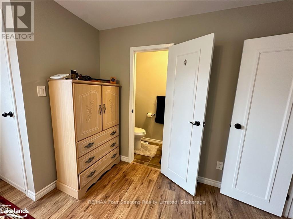 Photo 2 of 615 Tenth Street, Collingwood ON