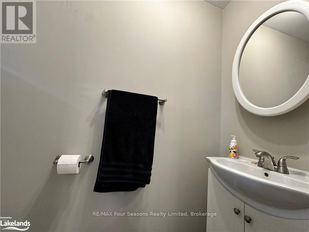 Photo 15 of 615 Tenth Street, Collingwood ON