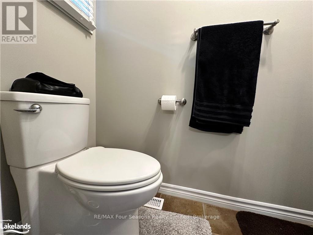 Photo 11 of 615 Tenth Street, Collingwood ON