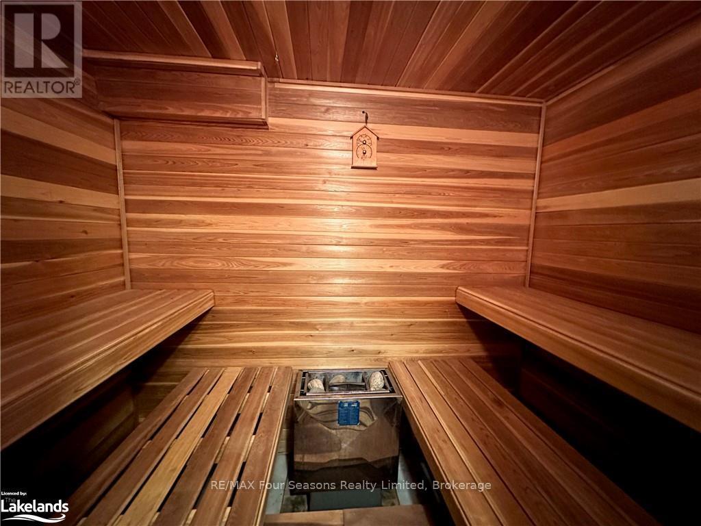 Photo 10 of 615 Tenth Street, Collingwood ON