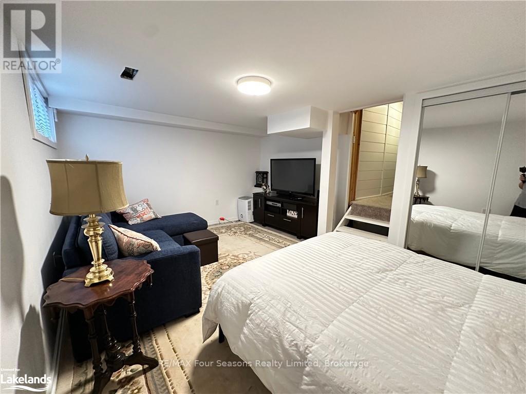 Photo 33 of 615 Tenth Street, Collingwood ON