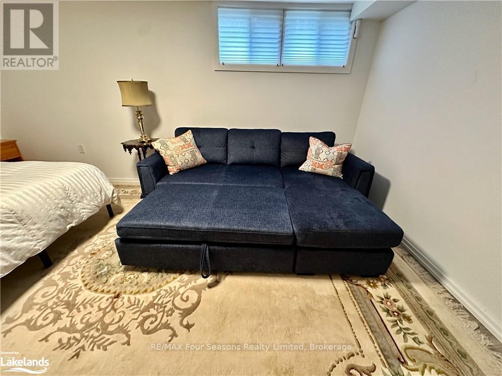 Photo 26 of 615 Tenth Street, Collingwood ON