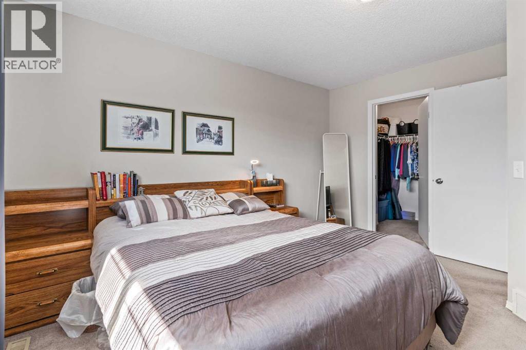 Single Family House for Sale in  Millview Green SW Millrise Calgary 