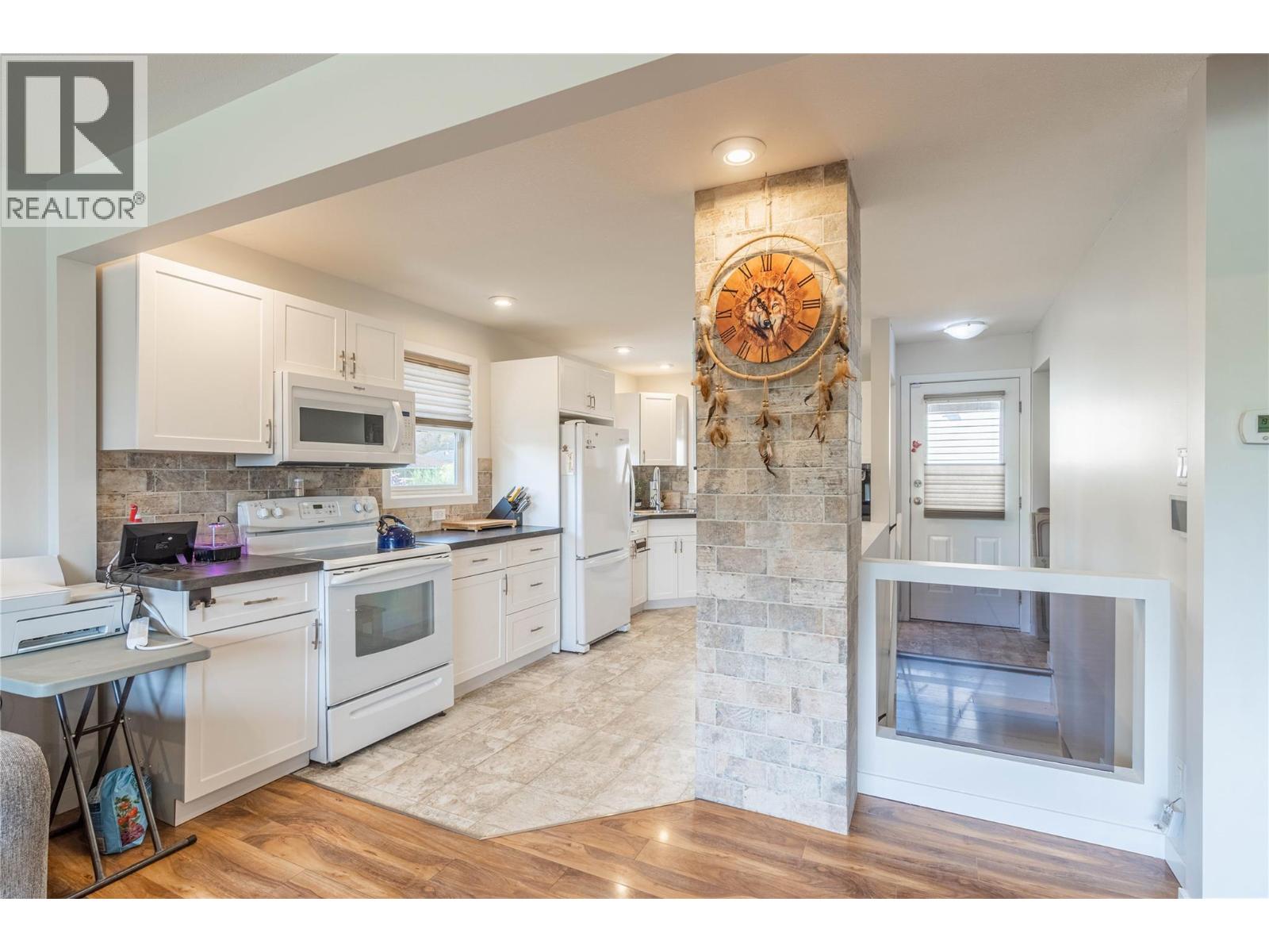 Photo 16 of 862 Desmond Street, Kamloops BC
