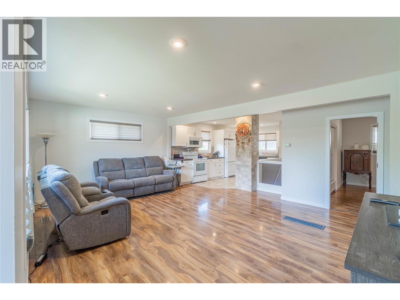 Photo 19 of 862 Desmond Street, Kamloops BC