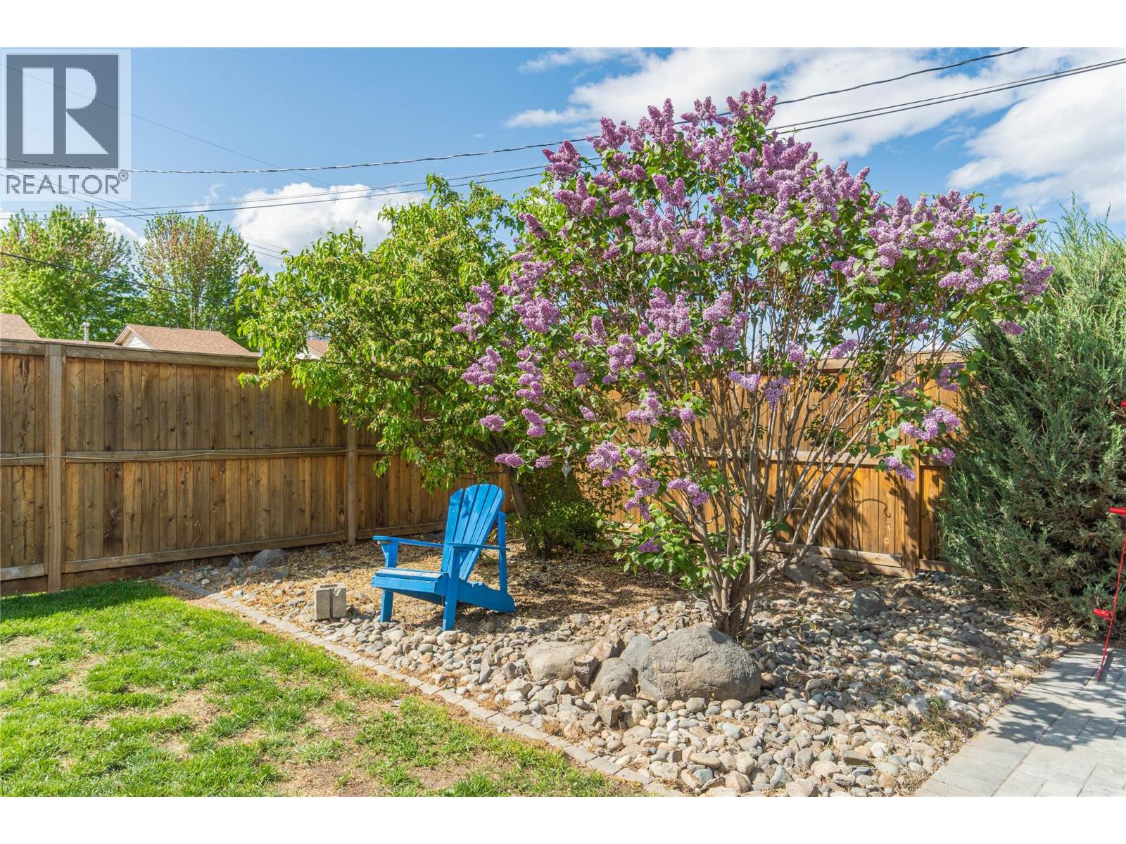 Photo 4 of 862 Desmond Street, Kamloops BC
