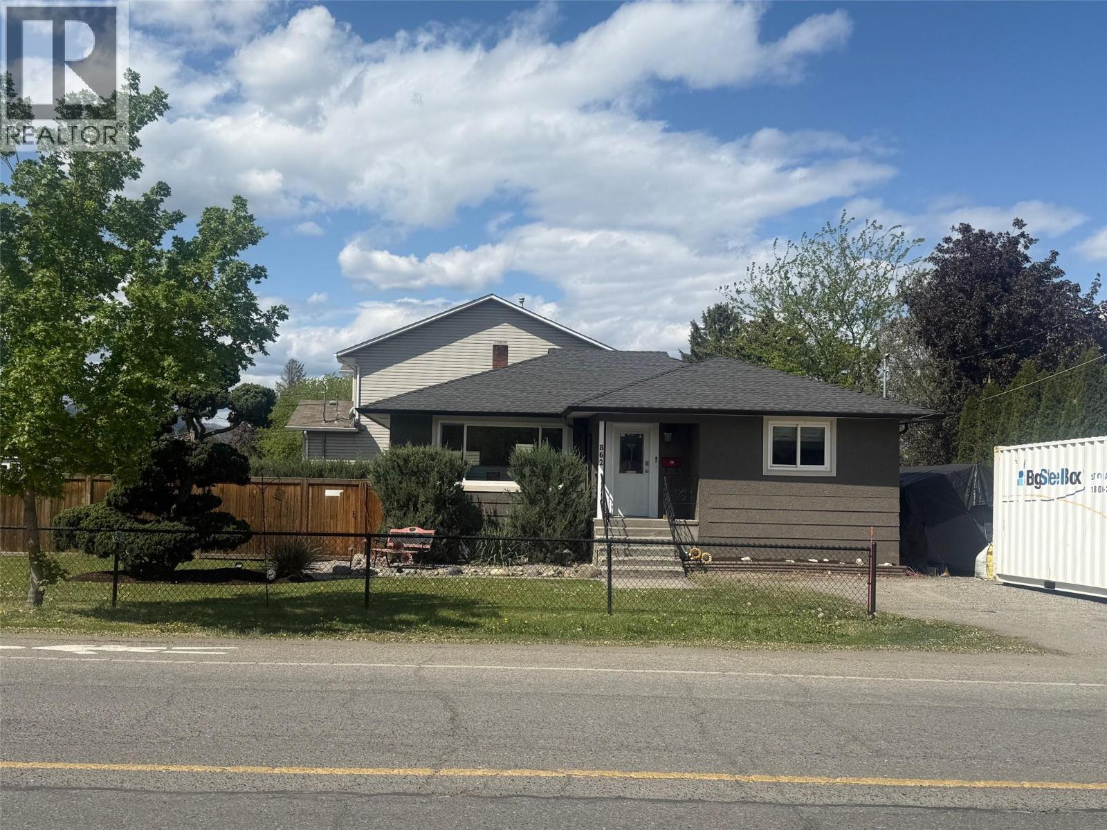 Photo 12 of 862 Desmond Street, Kamloops BC