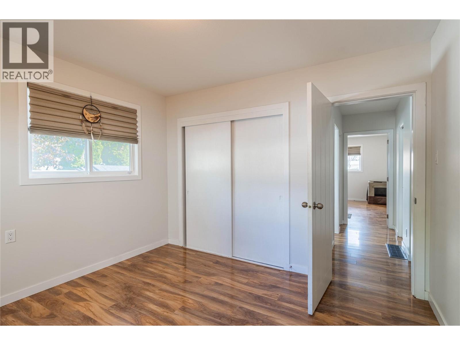 Photo 3 of 862 Desmond Street, Kamloops BC