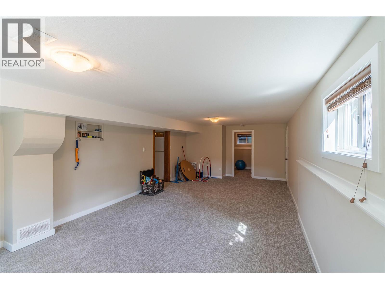 Photo 11 of 862 Desmond Street, Kamloops BC