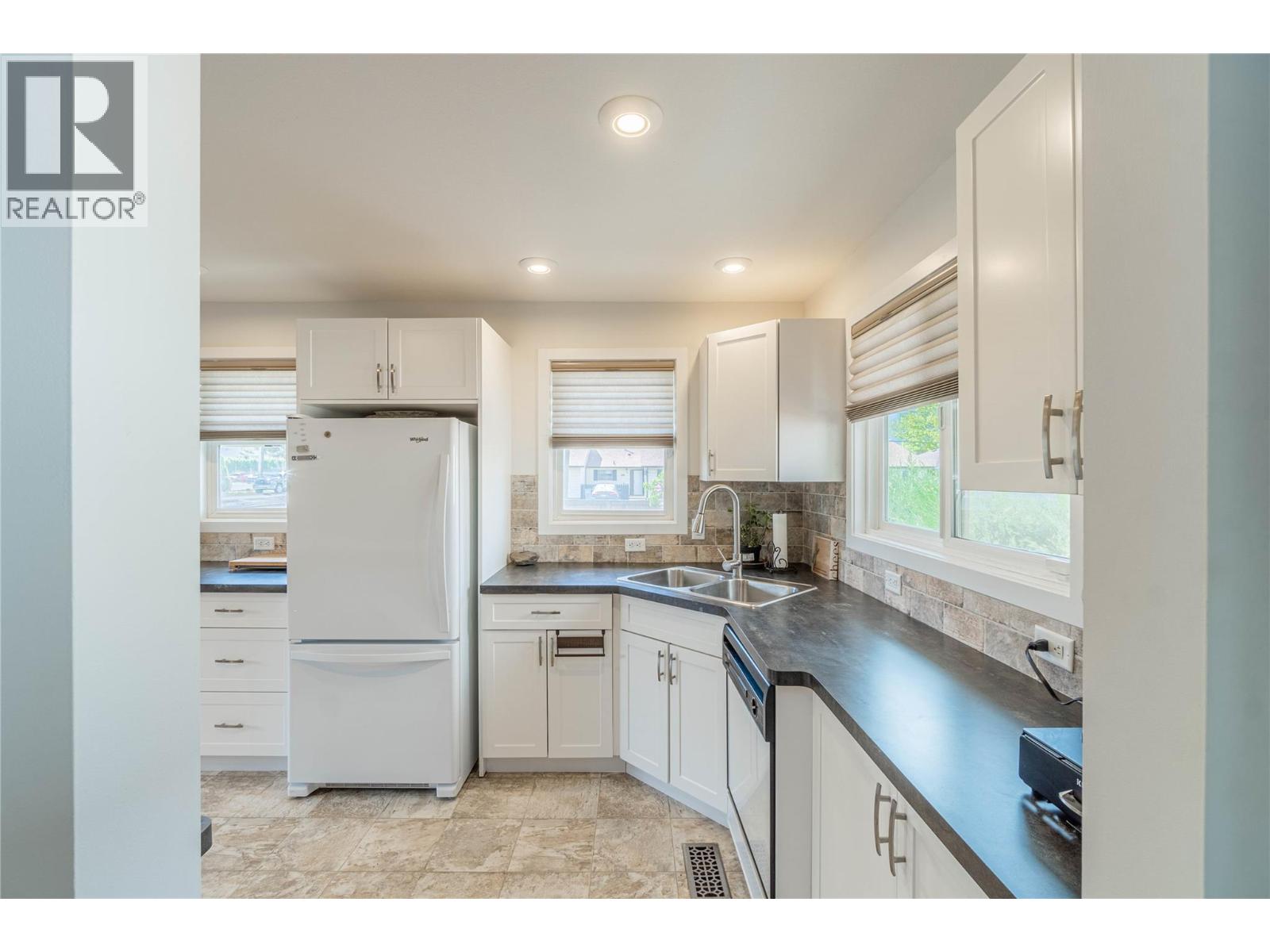 Photo 15 of 862 Desmond Street, Kamloops BC