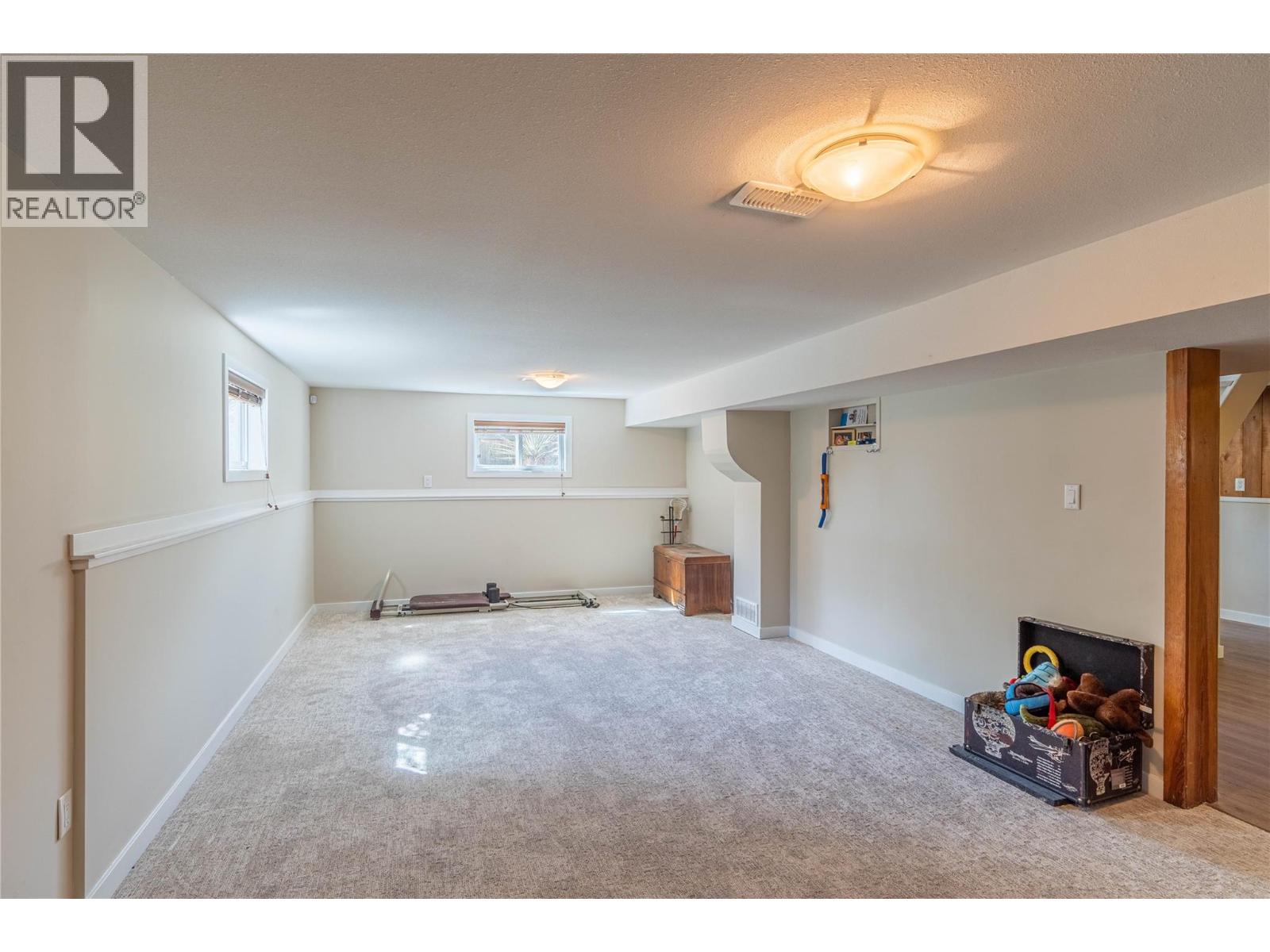 Photo 23 of 862 Desmond Street, Kamloops BC