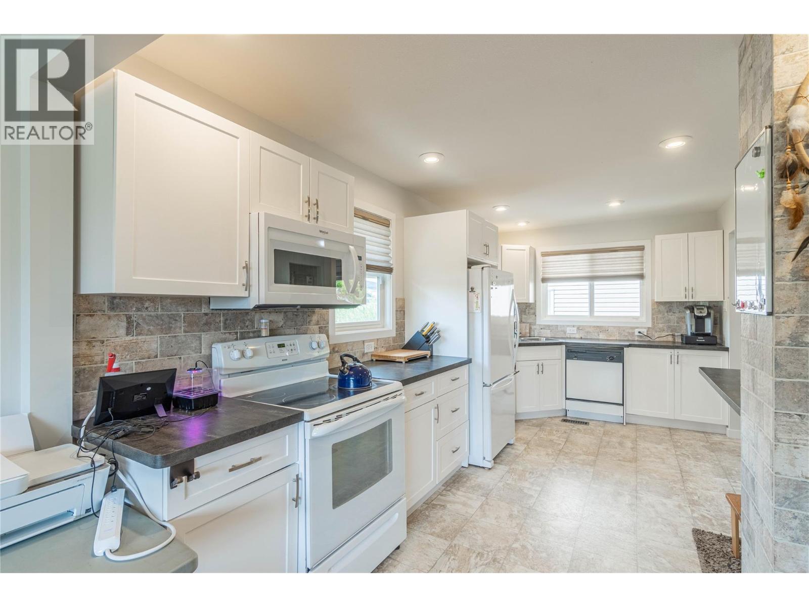 Photo 13 of 862 Desmond Street, Kamloops BC