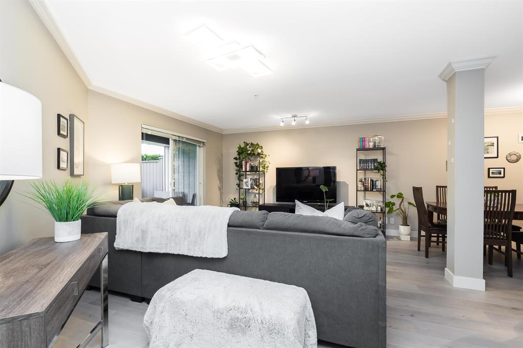 Photo 3 of 111 19340 65 Avenue, Surrey BC