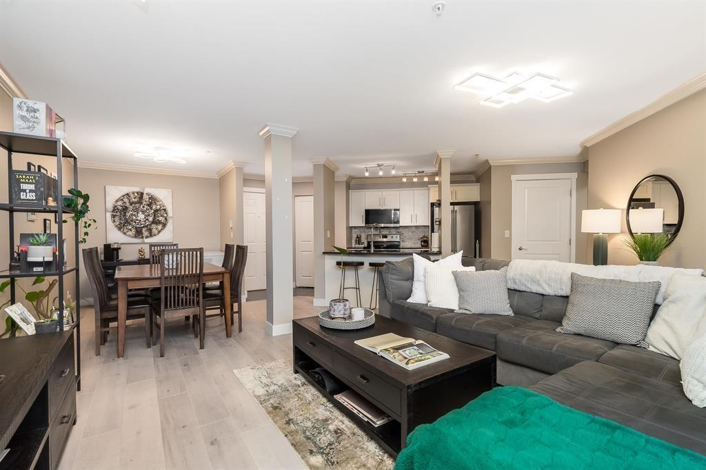 Photo 5 of 111 19340 65 Avenue, Surrey BC