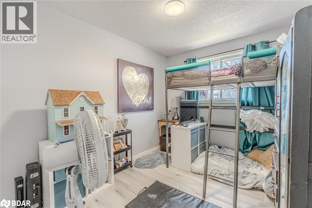 Photo 8 of 19 Korlea Crescent, Orillia ON