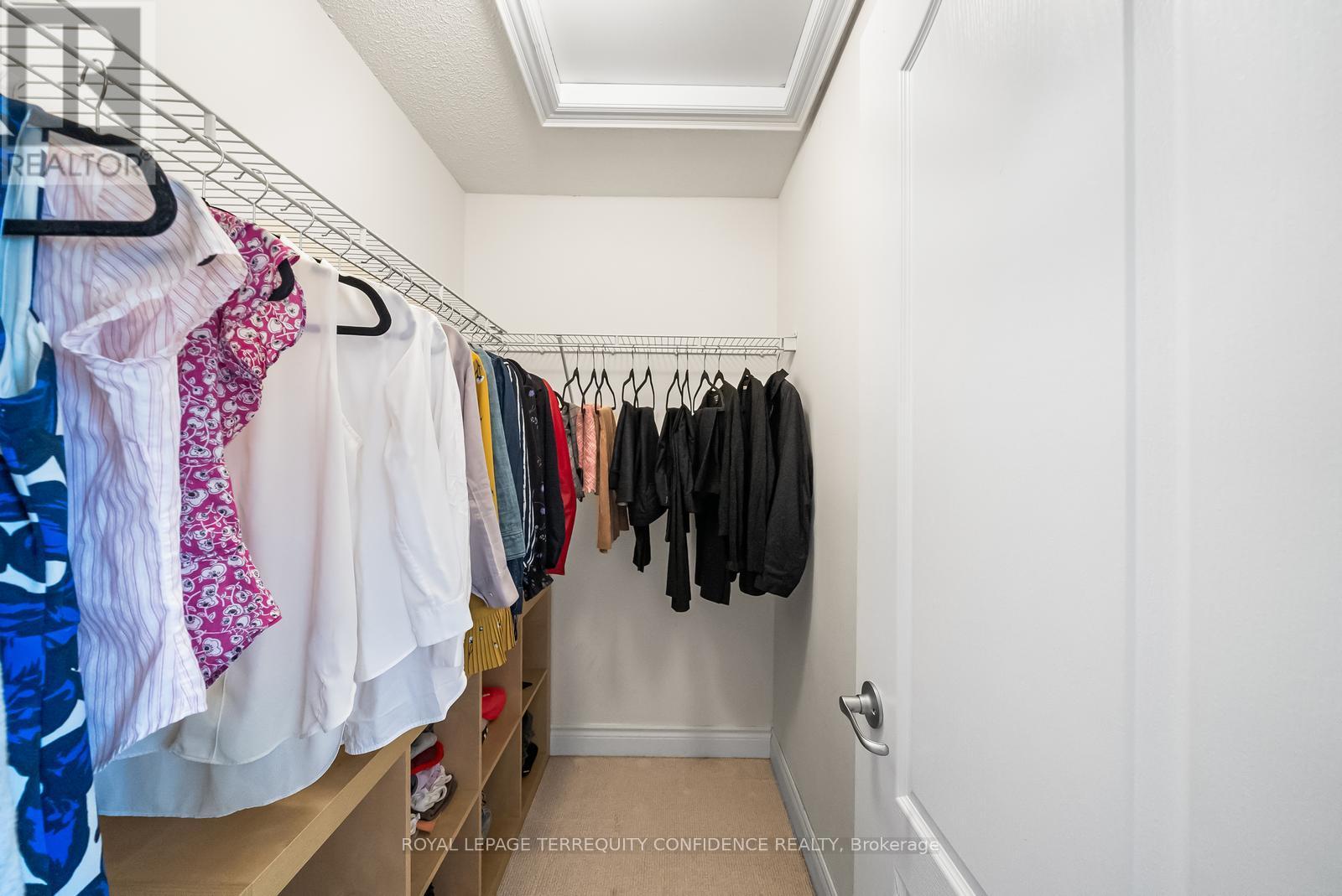 Photo 3 of 508 Ellerslie Avenue, Toronto ON