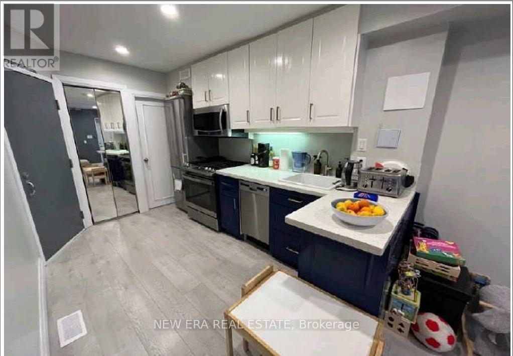 Photo 6 of 48 Carr Street, Toronto ON