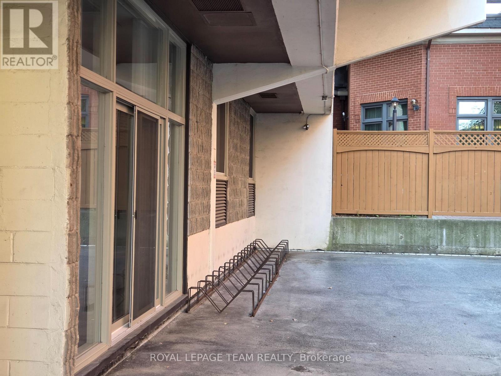 Photo 26 of 402 141 Somerset Street W, Ottawa ON