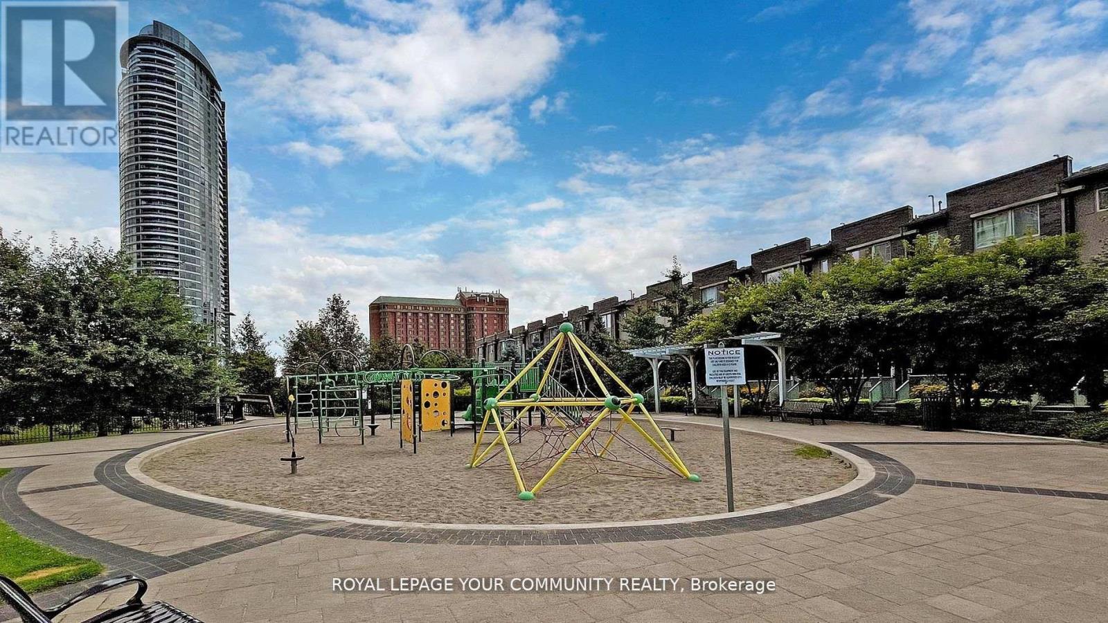 Photo 10 of 1310 255 Village Green Square, Toronto ON