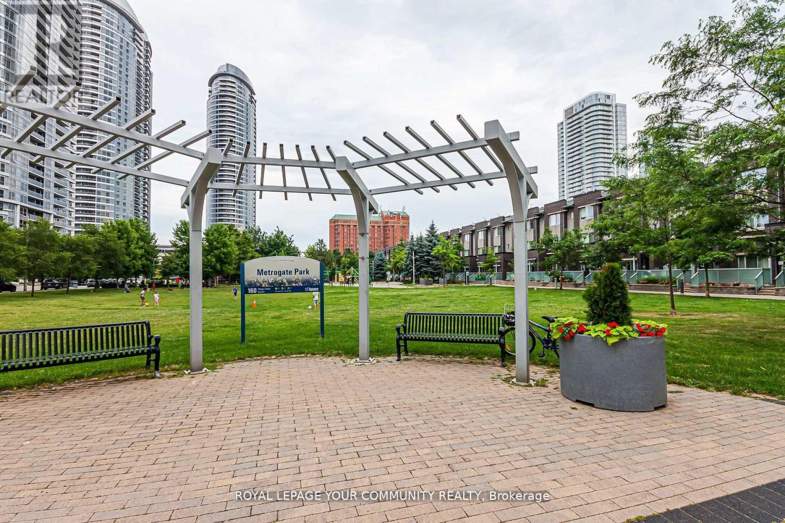 Photo 34 of 1310 255 Village Green Square, Toronto ON