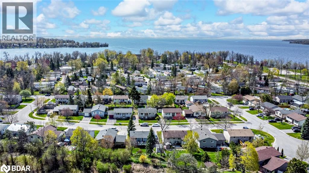 Photo 2 of 19 Korlea Crescent, Orillia ON
