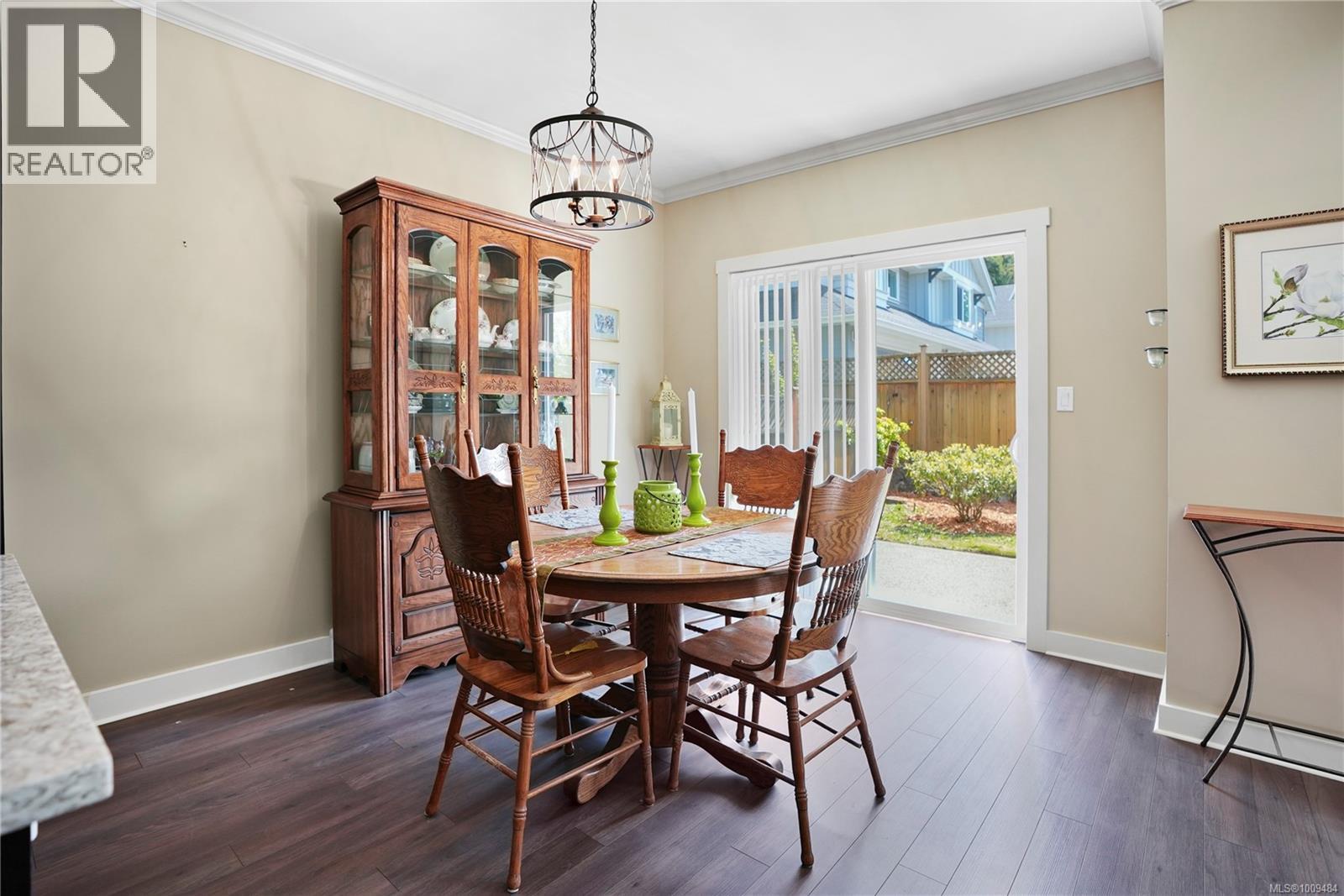 Photo 10 of 1011 Braeburn Ave, Langford BC