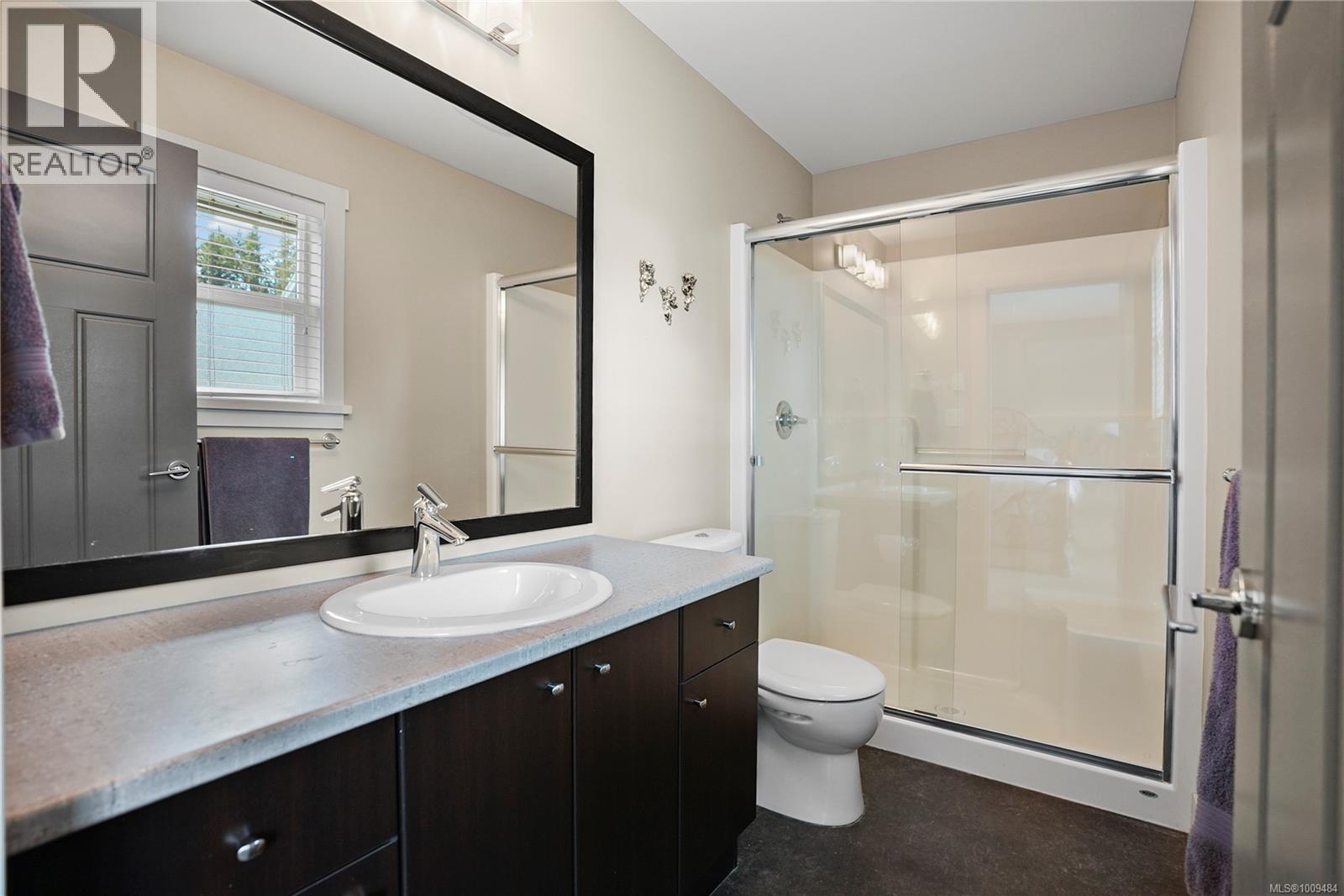 Photo 15 of 1011 Braeburn Ave, Langford BC