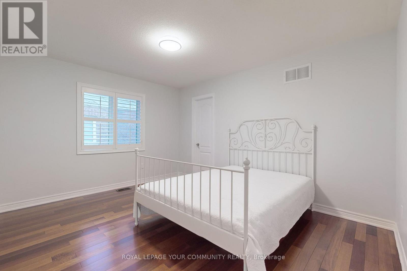 Photo 8 of 128 Selwyn Road, Richmond Hill ON