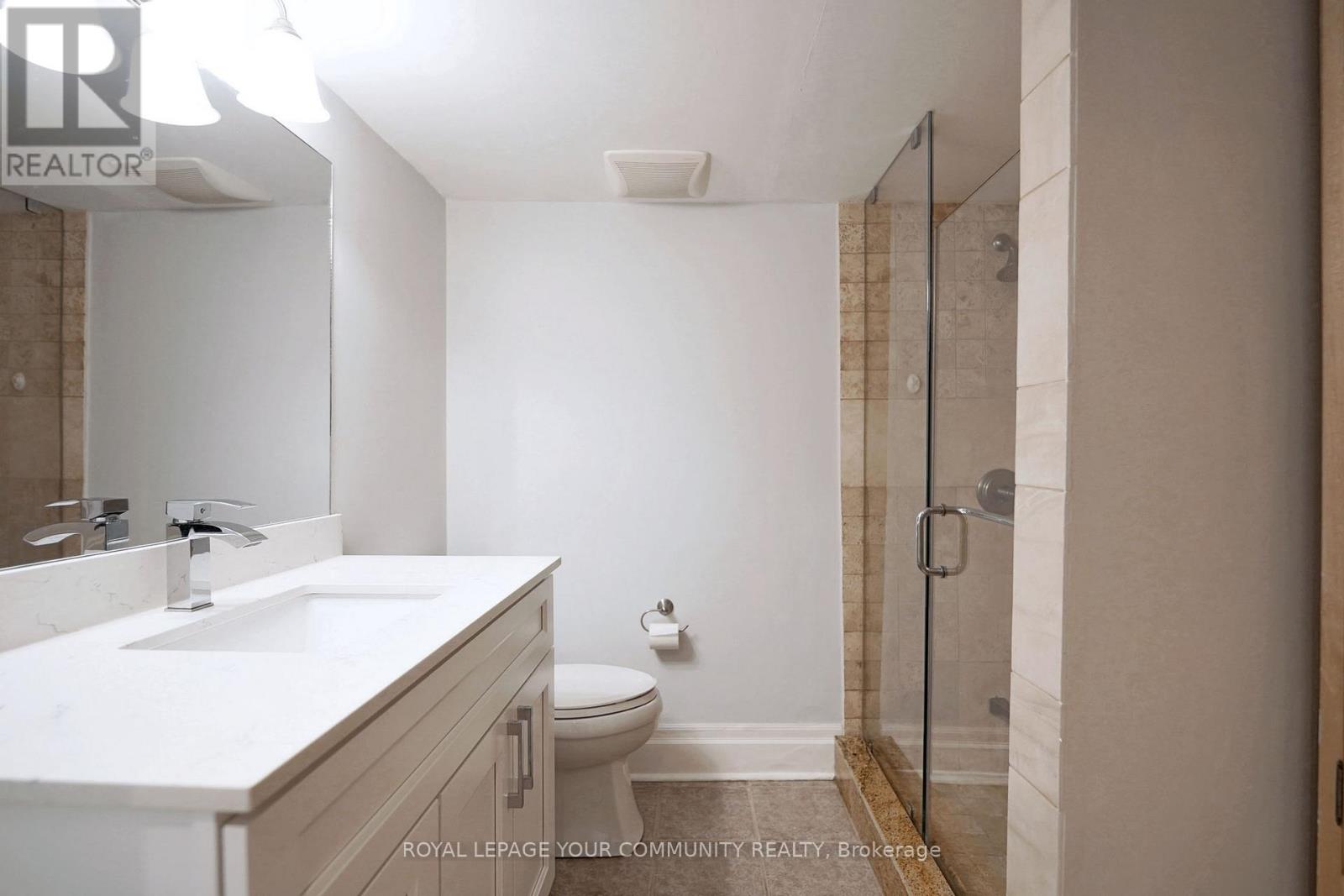Photo 1 of 128 Selwyn Road, Richmond Hill ON