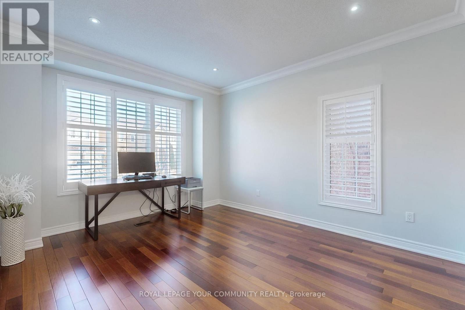 Photo 5 of 128 Selwyn Road, Richmond Hill ON